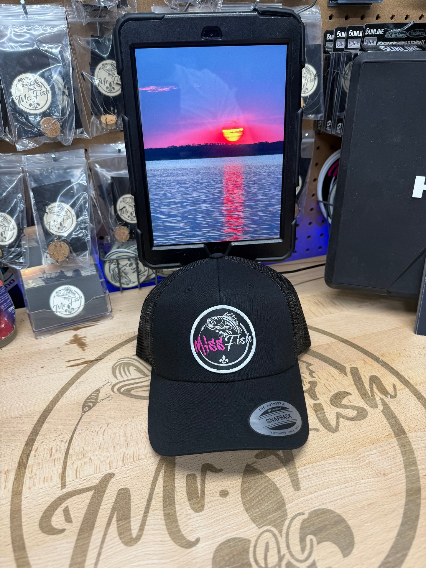 Casquette Miss Fish Noir Palette Courbée (Trucker)