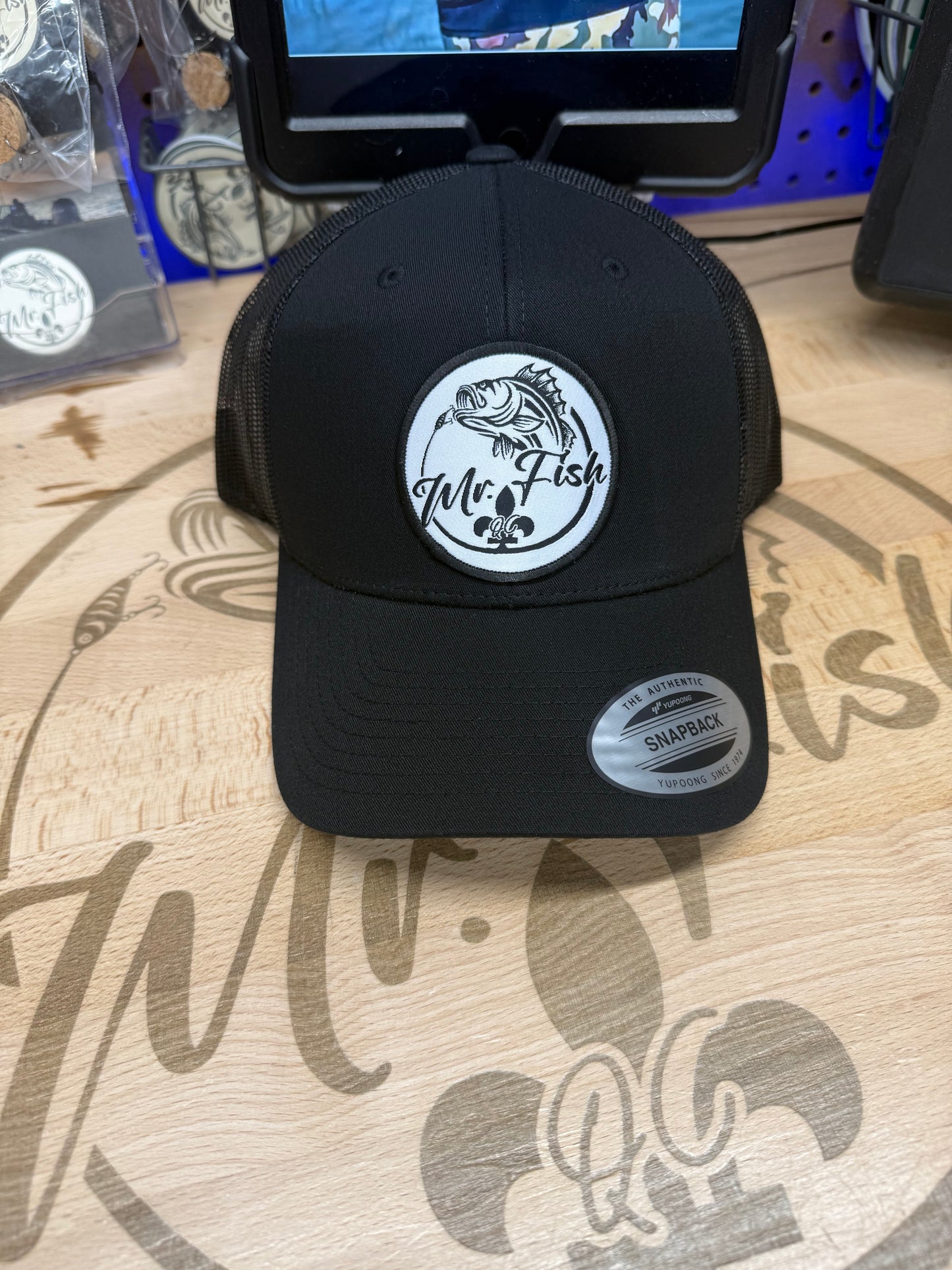 Casquette Mr Fish Noir Palette Courbée Logo Noir (Trucker)